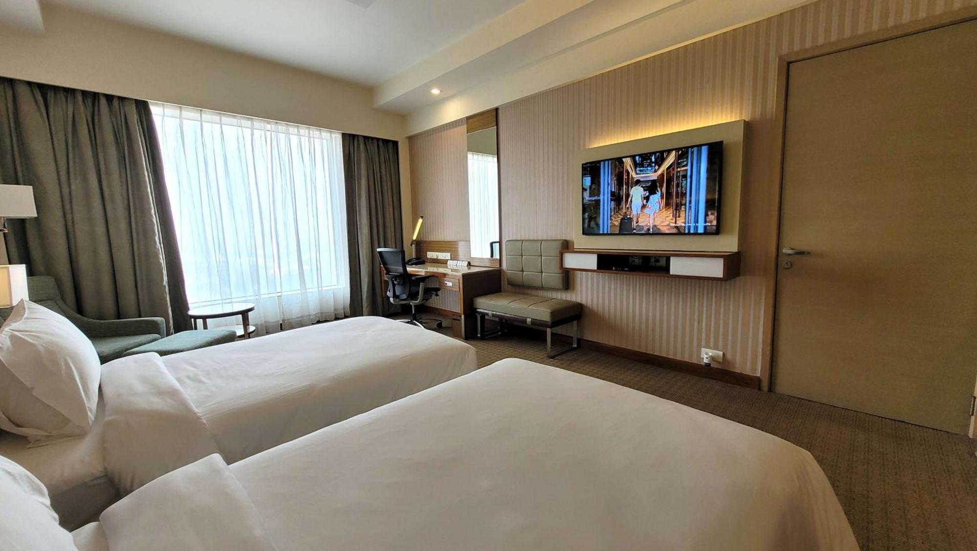 Radisson Blu Hotel, Greater Noida Dış mekan fotoğraf Deluxe room