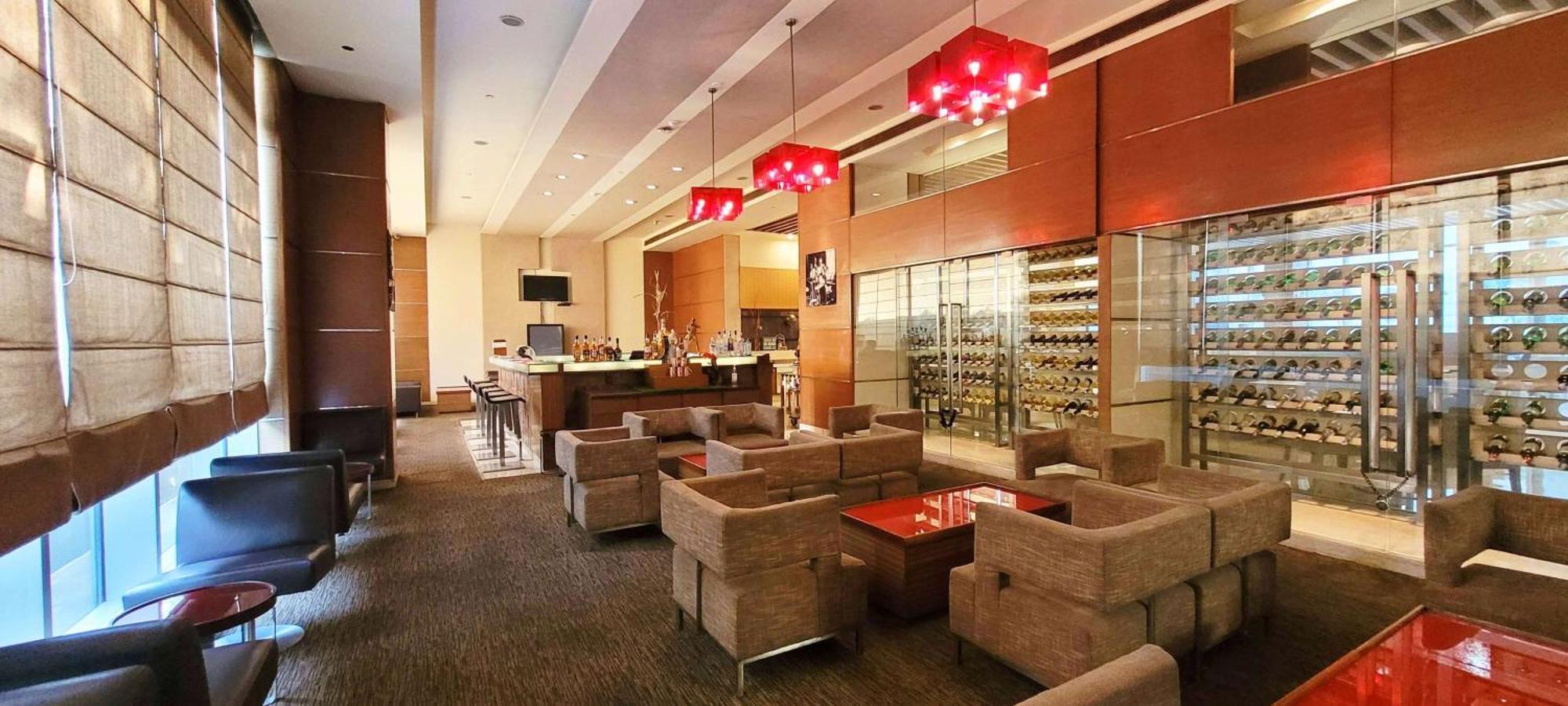 Radisson Blu Hotel, Greater Noida Dış mekan fotoğraf The lounge at the airport