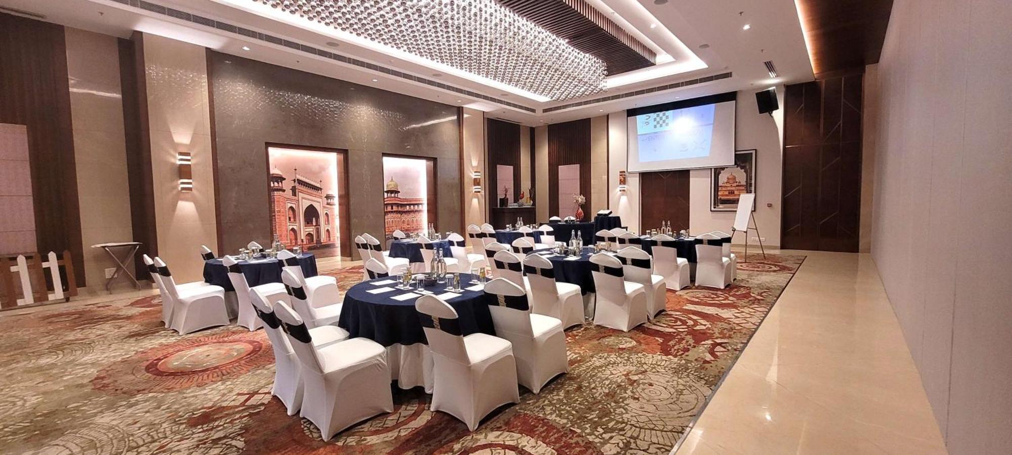 Radisson Blu Hotel, Greater Noida Dış mekan fotoğraf The Taj Mahal Palace, Mumbai