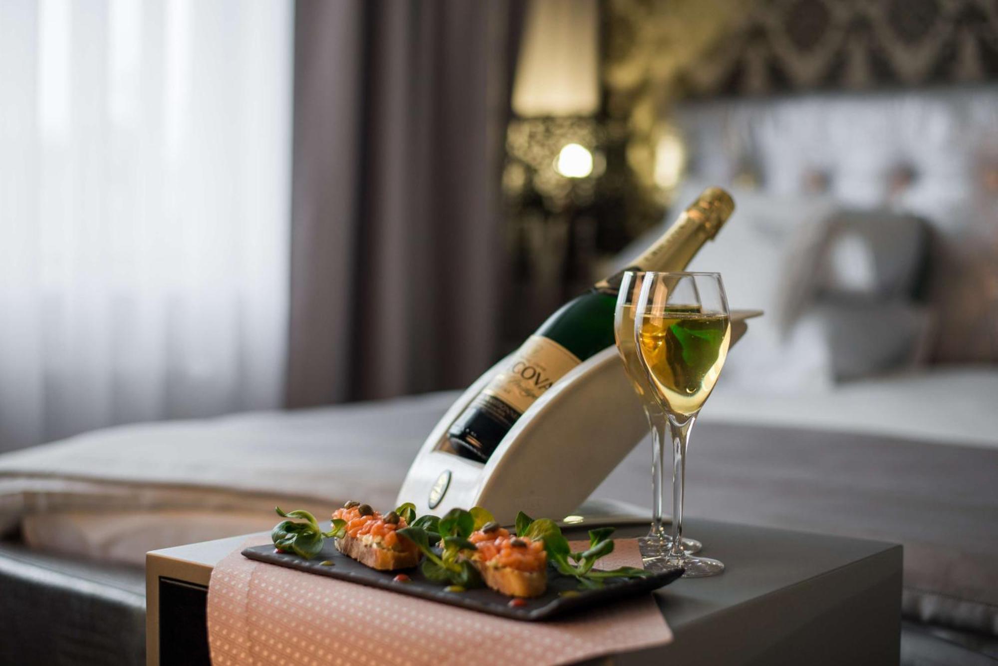 Radisson Blu Hotel, Greater Noida Dış mekan fotoğraf