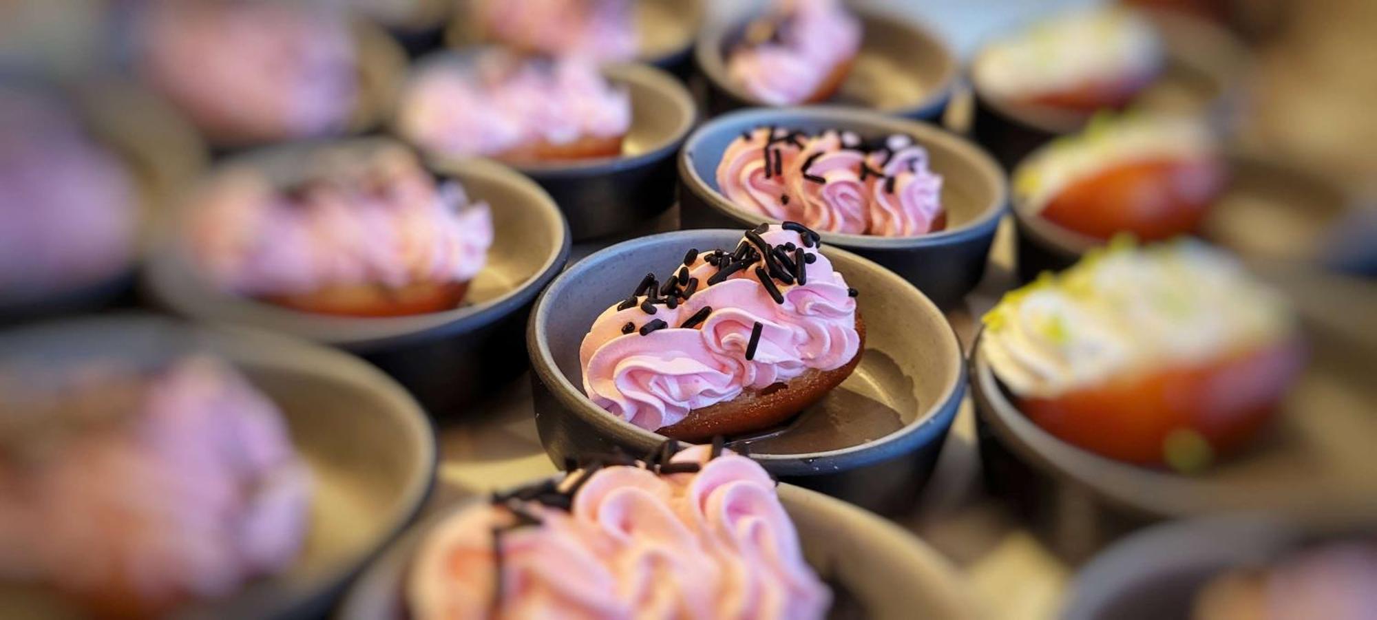 Radisson Blu Hotel, Greater Noida Dış mekan fotoğraf Cupcakes