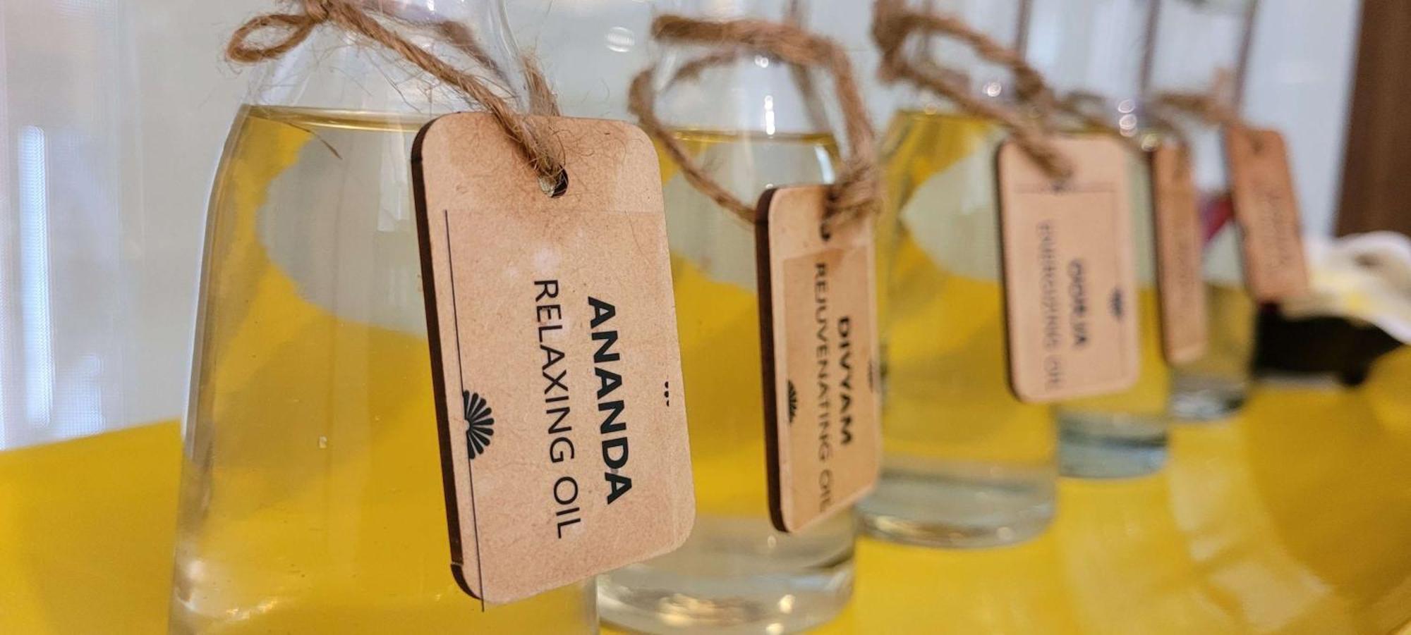 Radisson Blu Hotel, Greater Noida Dış mekan fotoğraf Ananda Hemp Oil