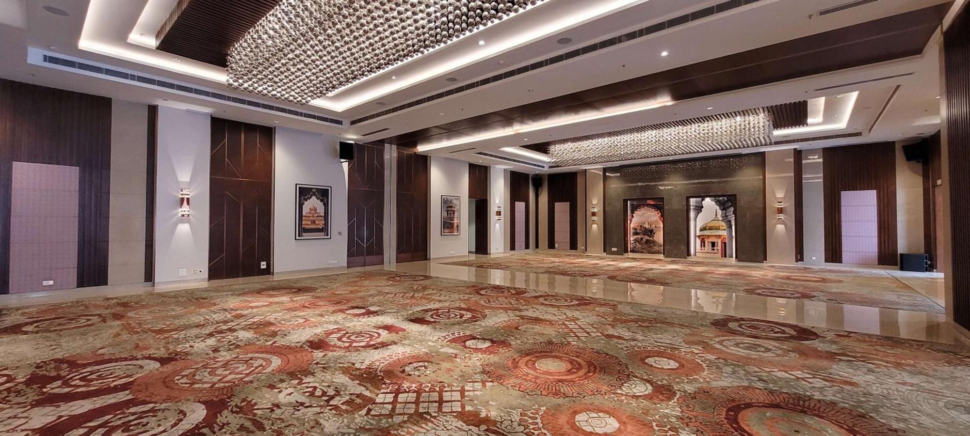 Radisson Blu Hotel, Greater Noida Dış mekan fotoğraf The lobby of the hotel