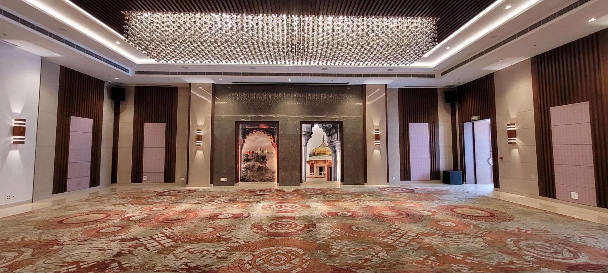 Radisson Blu Hotel, Greater Noida Dış mekan fotoğraf The lobby of the hotel