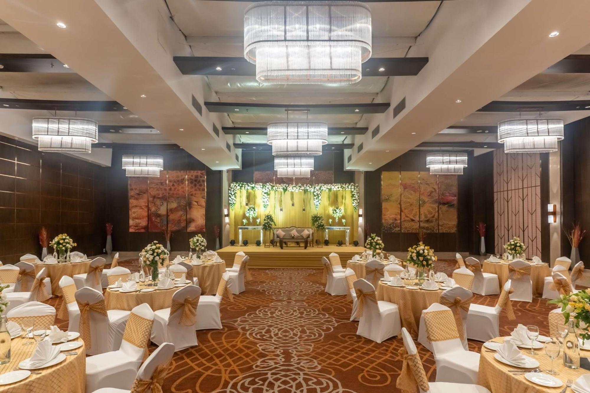 Radisson Blu Hotel, Greater Noida Dış mekan fotoğraf The Grand Ballroom