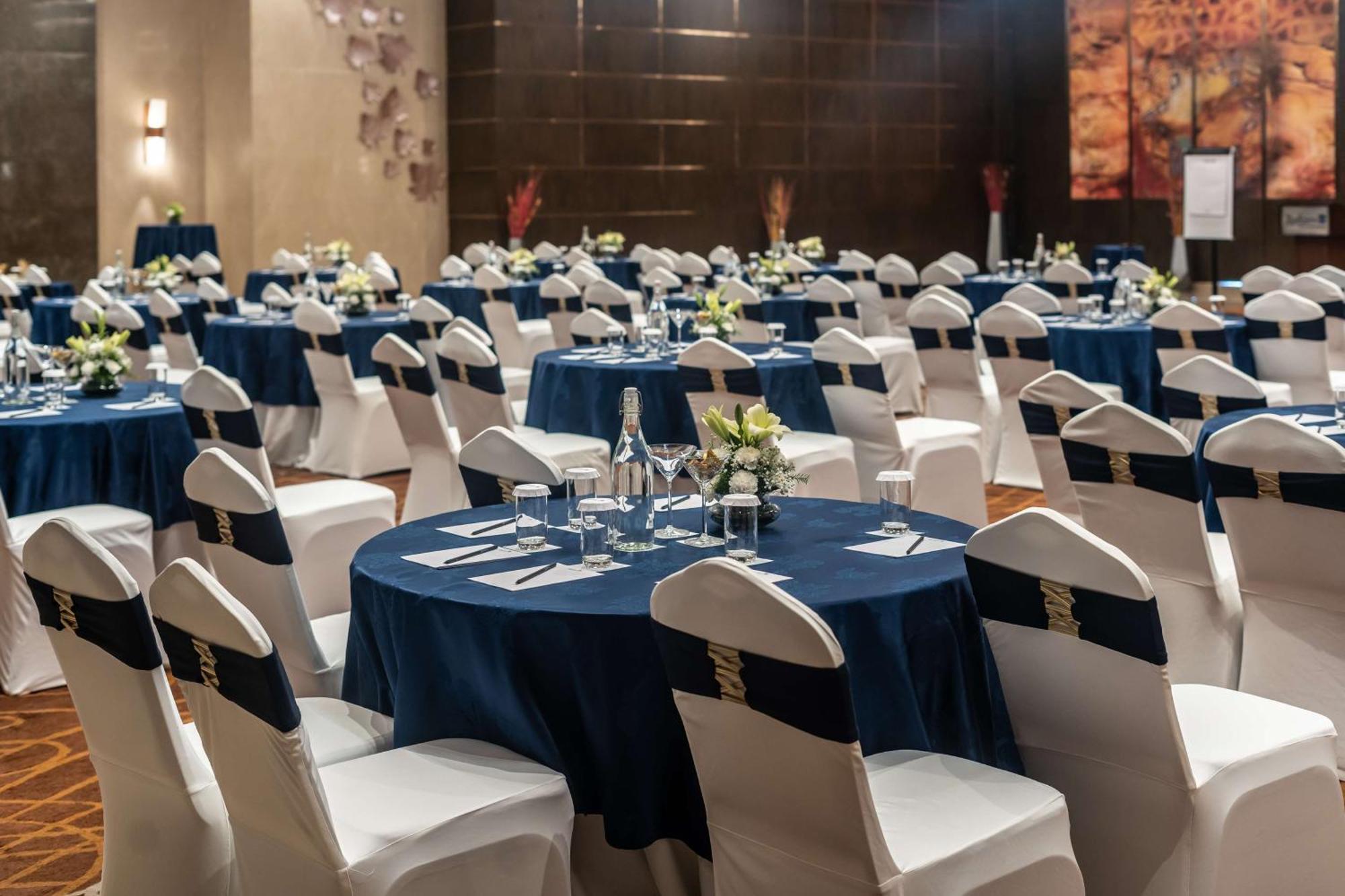 Radisson Blu Hotel, Greater Noida Dış mekan fotoğraf The Grand Ballroom